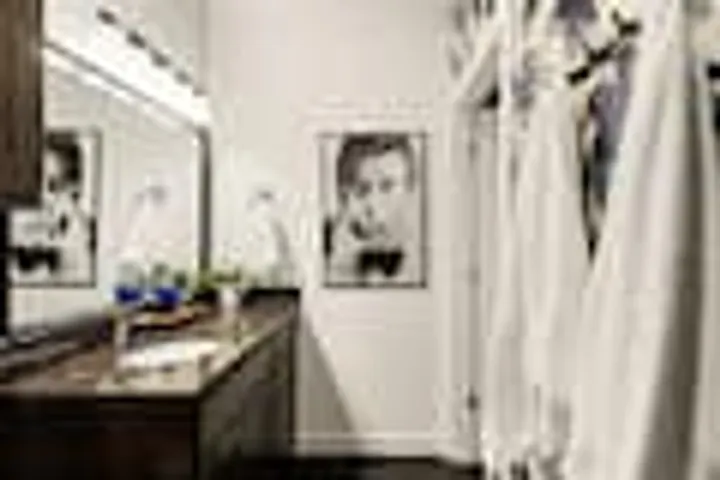 Bathroom vanity