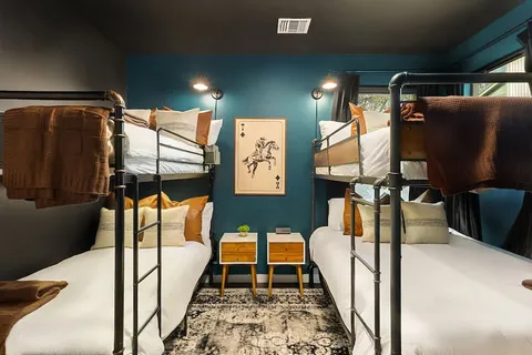 Bedroom 4 — Queen + Queen + Twin + Twin